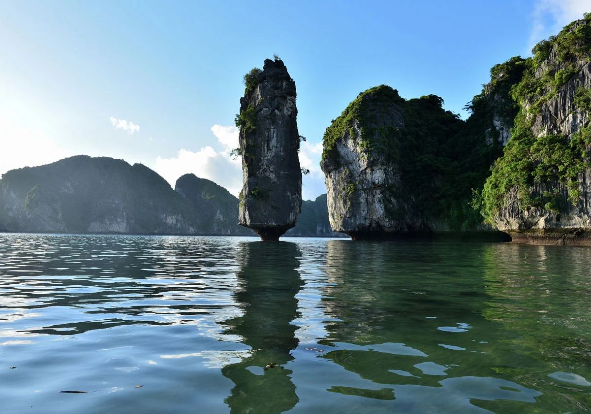 CAT BA ISLAND - LAN HA BAY